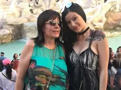 Щерката на Кичка заряза гаджето