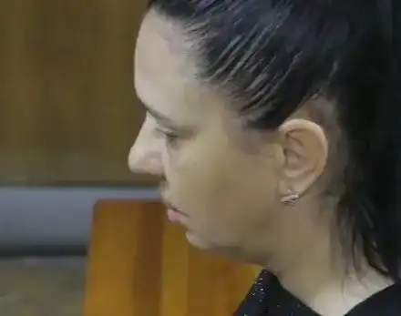 Анита Мейзер оплешивя