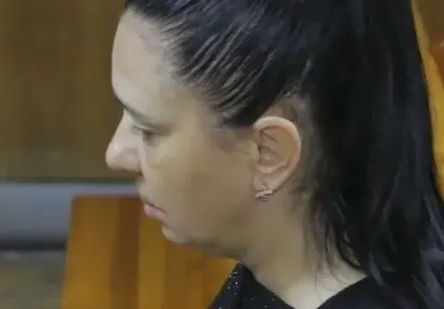 Анита Мейзер оплешивя