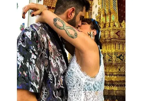 Божана заведе гаджето в Тайланд