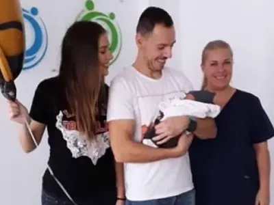 Дани Петканов прибра бебето