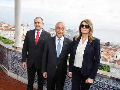 Деси Радева се фука с очила за близо 600 лв