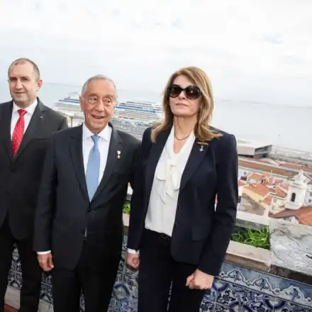 Деси Радева се фука с очила за близо 600 лв