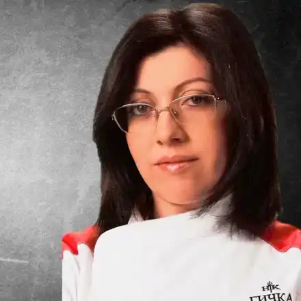 Гичка от „Хелс Китчън“ през февруари! Колоритната готвачка чака второ дете