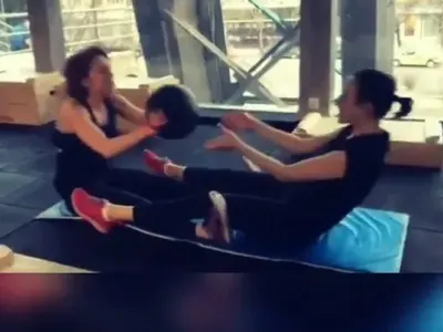 Койна Русева тренира с колежка