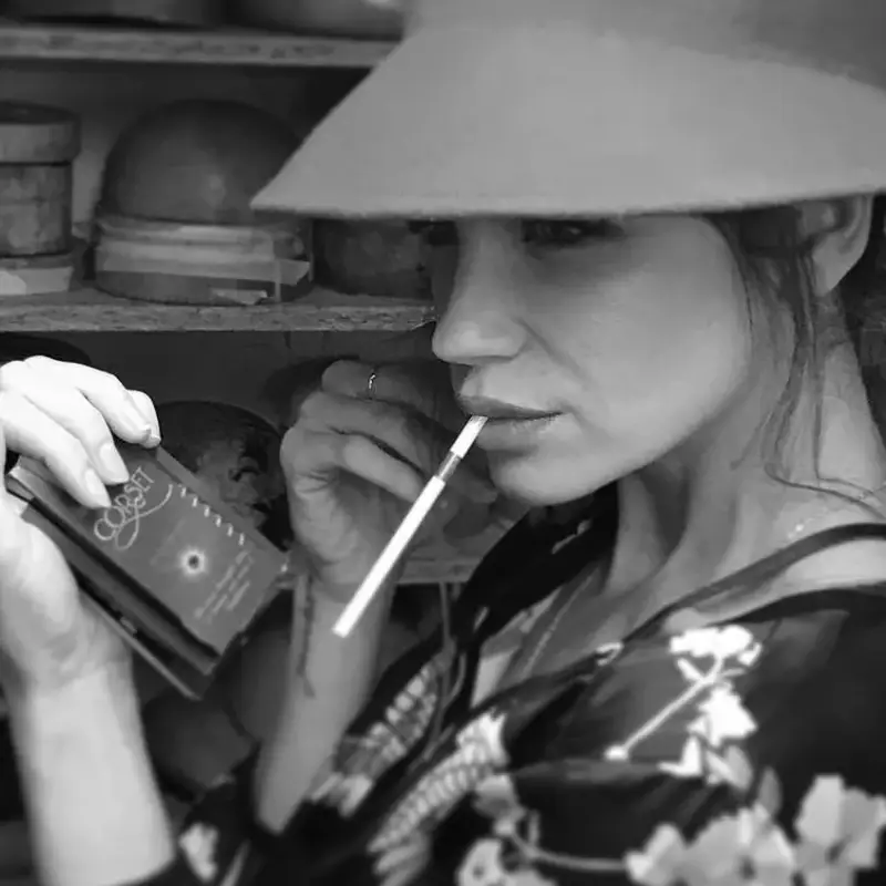 Куката се връща в киното като режисьор. Диляна Попова му играе във филма