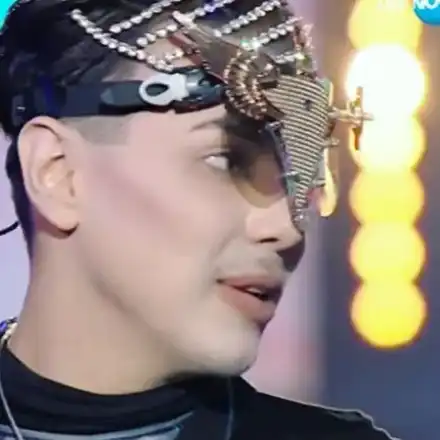 Кулагин пак оплю Гала, нарича я „тетка“