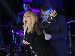 Лили Иванова с мегатурне за юбилея