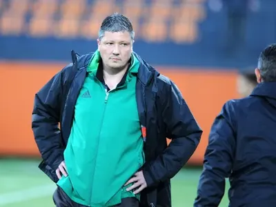 Любо Пенев на промоция заради дългове