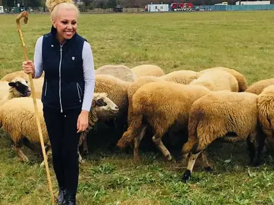 Луна пасе овце