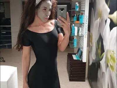 Маги Желязкова плаши със зелено лице