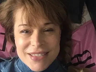 Мира Добрева яде пържени буболечки