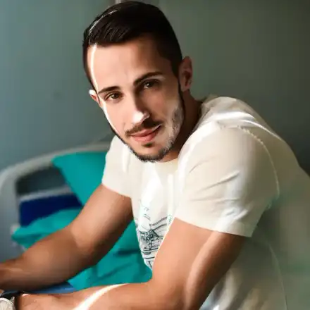 Наум Шопов върти скалпел в две болници