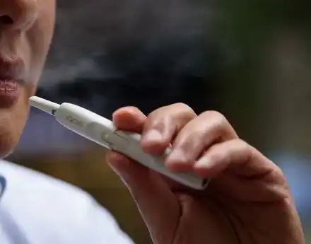 Независимо проучване доказа: „Айкос” са толкова вредни, колкото и старите цигари!