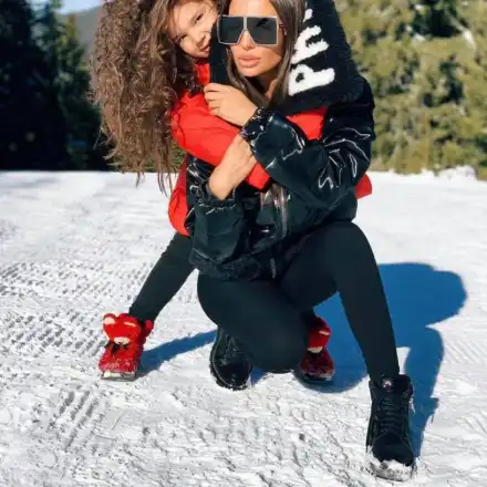 Николета прави щерка си манекенка