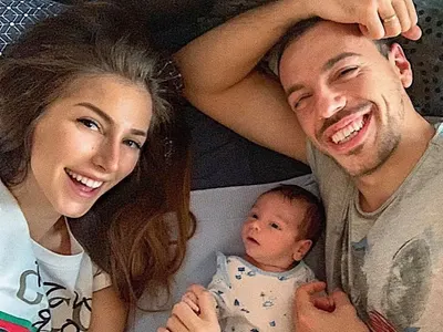 Петканови следят бебето с камера