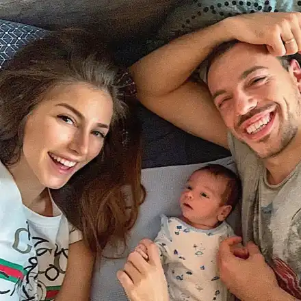 Петканови следят бебето с камера