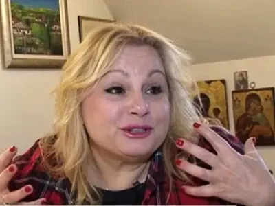 Тони Димитрова чете кримки по цяла нощ