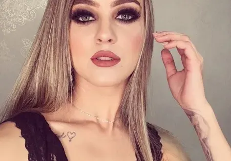 Ас на ЦСКА луд по 19-годишна Инстаграм моделка