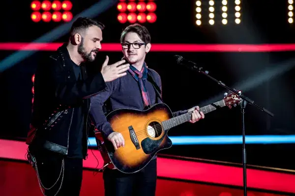 Българският Ед Шийрън пристана на Михаела Филева