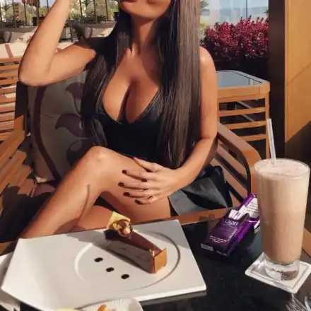 Дадоха роля на Ни Ло в новия клип на Папи Ханс