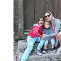 Доктори не дават на Духовникова да осинови дете