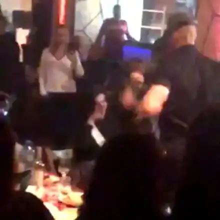 Ексклузивно в HotArena! Цяла София говори за това моминско парти! 24 часа преди сватбата си булка направи нещо шокиращо в столична кръчма! (Известна протестърка също е участвала в скандала)