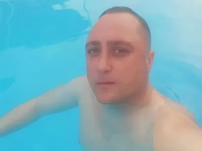 Ексклузивно в HotArena! Ето го менте баровеца от Драгалевци,  когото ЧЕЗ хваща 7 пъти да краде ток! Християн Жожобата се хвалил, че може да урежда и шофьорски книжки от КАТ!