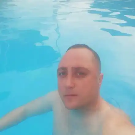 Ексклузивно в HotArena! Ето го менте баровеца от Драгалевци,  когото ЧЕЗ хваща 7 пъти да краде ток! Християн Жожобата се хвалил, че може да урежда и шофьорски книжки от КАТ!