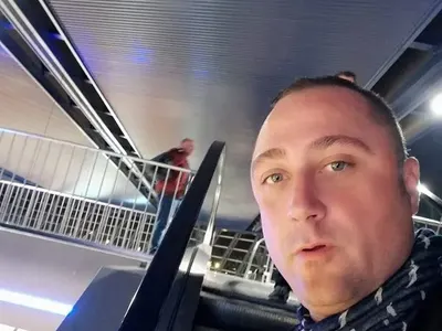 Ексклузивно в HotArena! Ето го менте баровеца от Драгалевци,  когото ЧЕЗ хваща 7 пъти да краде ток! Християн Жожобата се хвалил, че може да урежда и шофьорски книжки от КАТ!