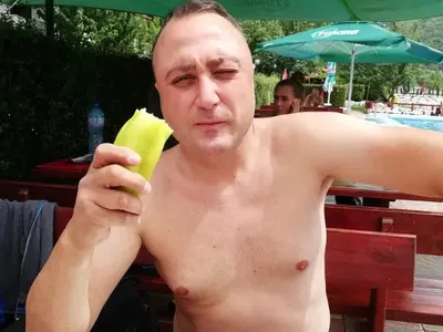 Ексклузивно в HotArena! Ето го менте баровеца от Драгалевци,  когото ЧЕЗ хваща 7 пъти да краде ток! Християн Жожобата се хвалил, че може да урежда и шофьорски книжки от КАТ!