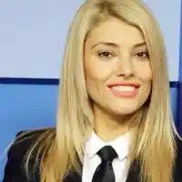 Ева Веселинова спи на чуждо