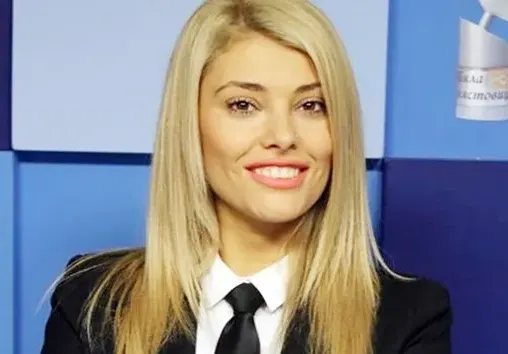 Ева Веселинова спи на чуждо
