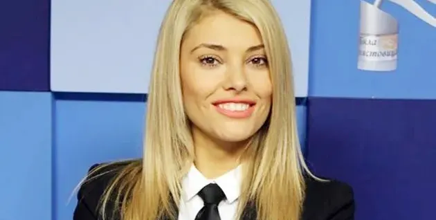 Ева Веселинова спи на чуждо