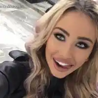 Гери-Никол сменя амплоато, става актриса