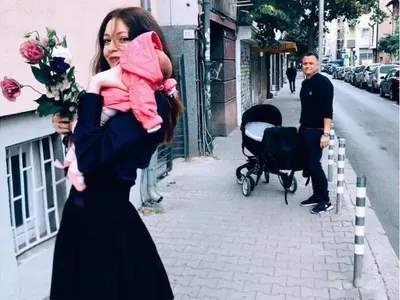 Глория Петкова повери дъщеря си на бавачка