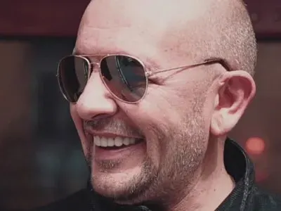 Годжи притежава колекция от картини за милиони