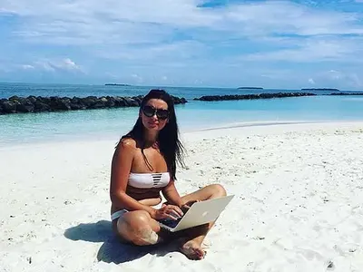 Кобилкина пести от чанти и обувки