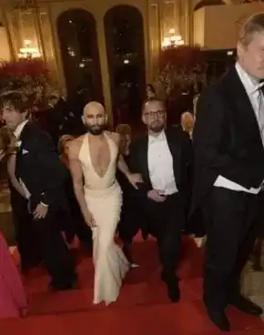 Кончита Вурст се хвана с БГ диригент