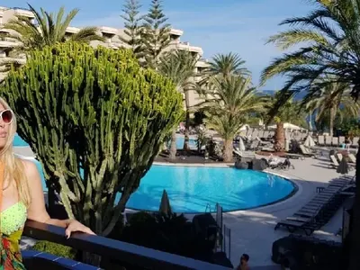 Кристина Димитрова не спира с купона на Канарите