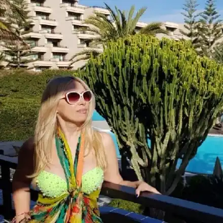 Кристина Димитрова не спира с купона на Канарите