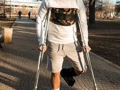 Лъчо от „СкандаУ“ счупи глезен преди концерта