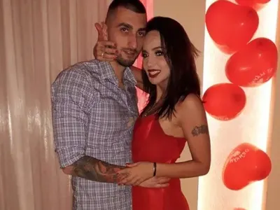 Лейди Би се хвали с 9 години по-младо гадже