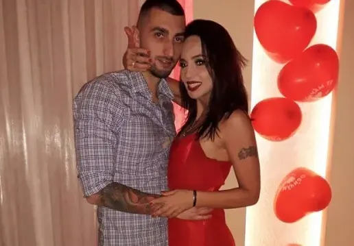 Лейди Би се хвали с 9 години по-младо гадже