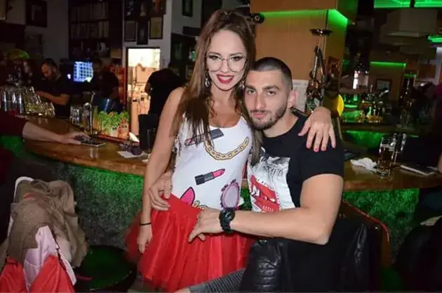 Лейди Би се жени! Певицата спира да се съблича, взима се с момък от Карлово