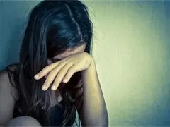 Мега скандал тресе столично училище! Учителка прелъстява 15-годишна ученичка: Харесвам те много, обичам те, искам да се видим извън училище!
