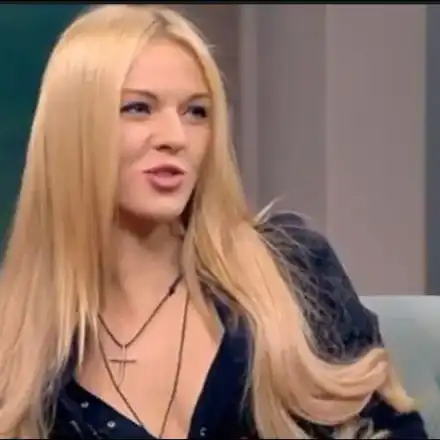 Натали Трифонова се задъхва в леглото