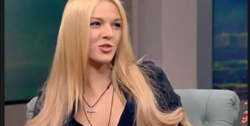 Натали Трифонова се задъхва в леглото