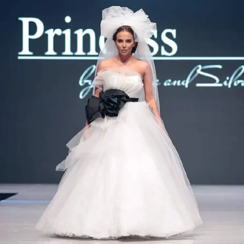 Николета напира за булка