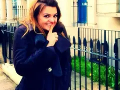 Петя Дикова има тумбак като родилка с тризнаци в 6-ия месец